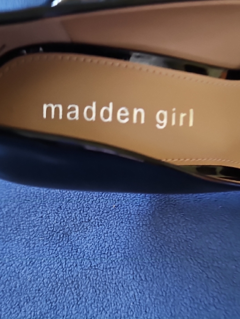 Madden Girl Black Patent Pointed Pumps with Tan Insole 5.5 - Picture 6 of 6